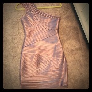 Mauve BCBG dress. Body con style. Size 4